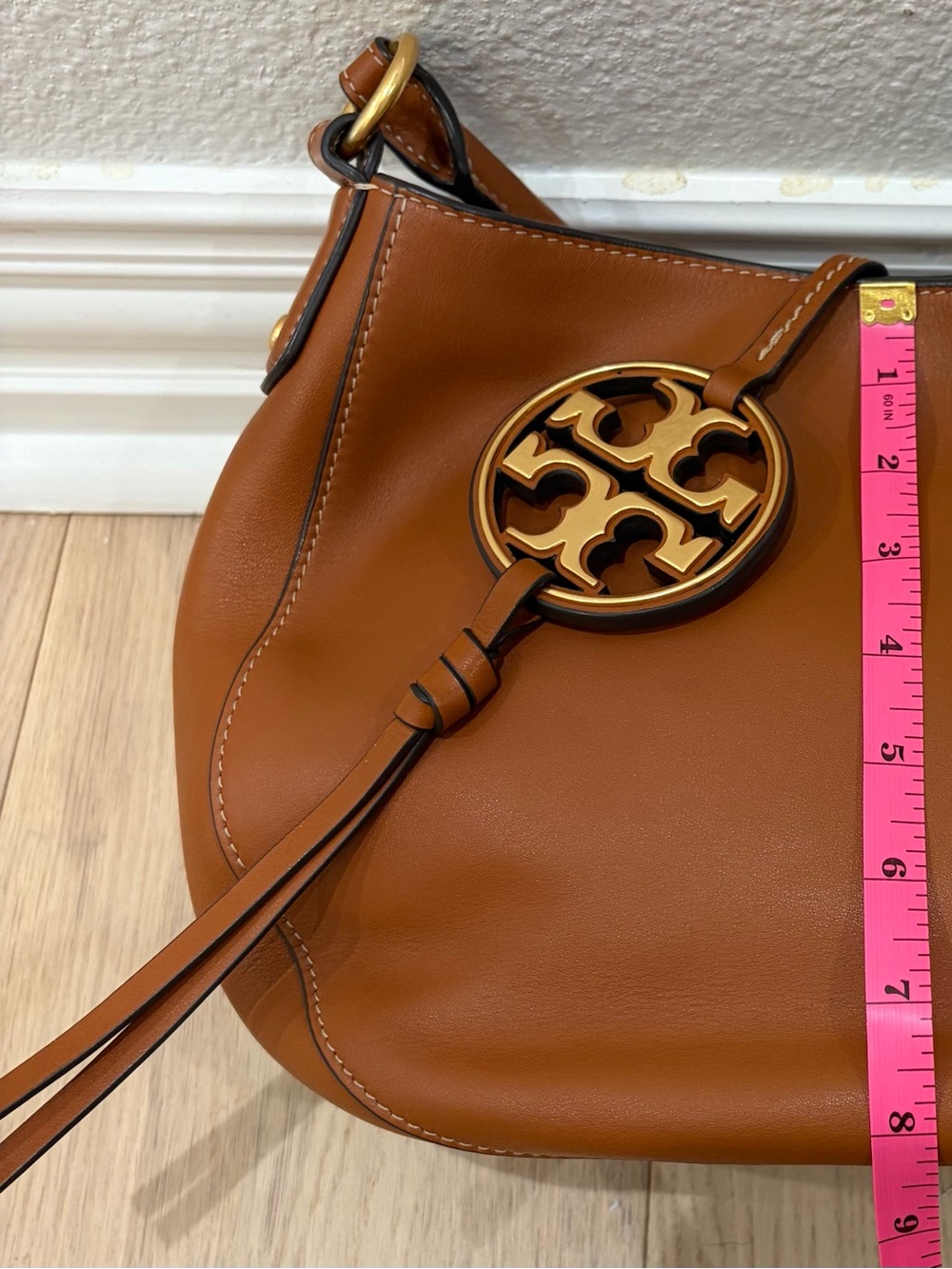 Tory Burch Cognac Leather Hobo with Logo Medallion - Picture 15 of 16